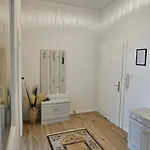 Charmante Und Moderne Altbauwohnung *