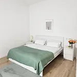 Charmante Und Moderne Altbauwohnung * Hanôver