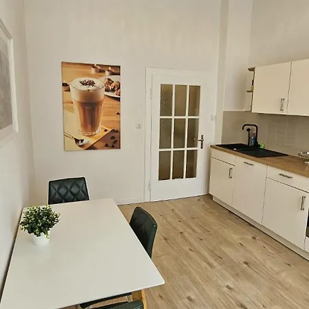Charmante Und Moderne Altbauwohnung * Hanôver