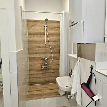 Charmante Und Moderne Altbauwohnung Apartman