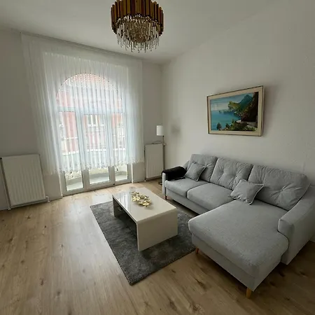 Charmante Und Moderne Altbauwohnung Apartman *