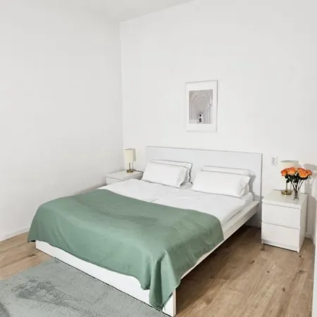 Charmante Und Moderne Altbauwohnung * Hanôver
