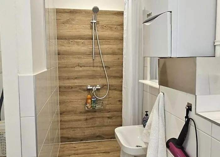Charmante Und Moderne Altbauwohnung Apartament