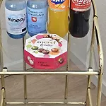 Charmante Und Moderne Altbauwohnung *