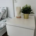 Charmante Und Moderne Altbauwohnung *